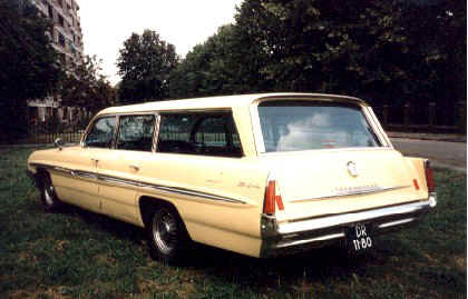 1961 PONTIAC BONNEVILLE SAFARI BACK