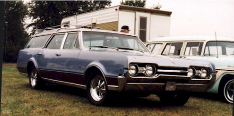 1967 OLDSMOBILE VISTA CRUISER