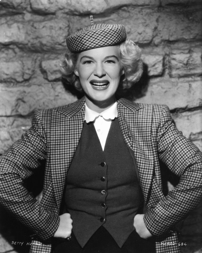 Betty Hutton - Mit Hut - Kleid Kombination