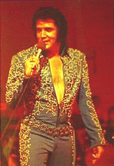 Elvis Presley - Superdress/Brusthaare?